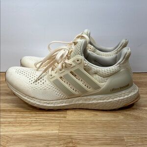 NEW Adidas 8 Ultra Boost‎ 1.0 Womens Beige Running Shoes
